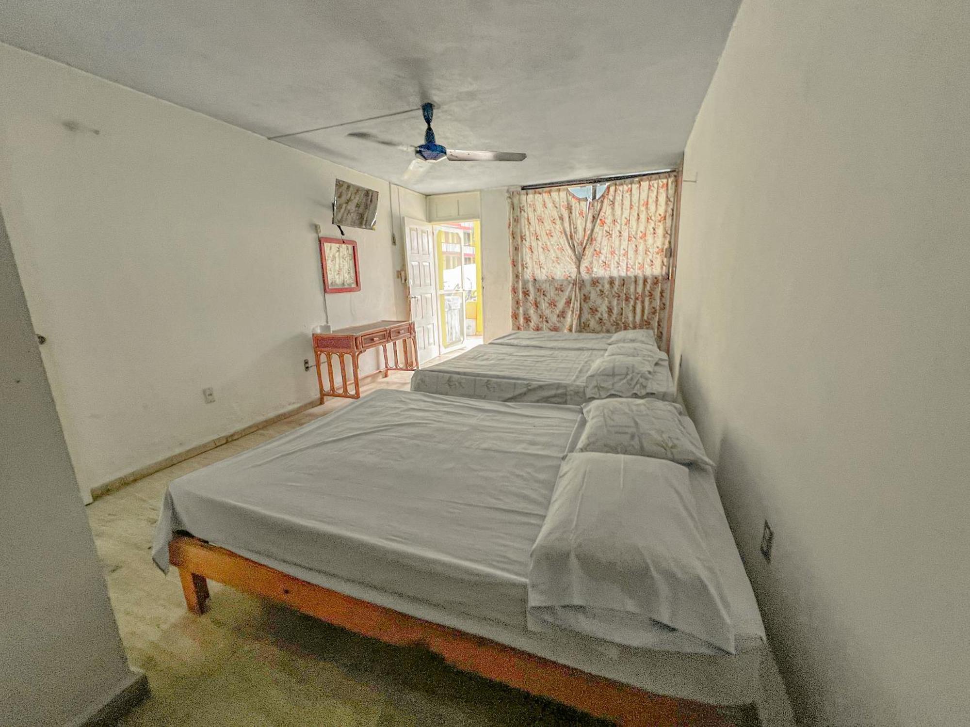 Hotel Casa De Huespedes Walton à Acapulco Extérieur photo