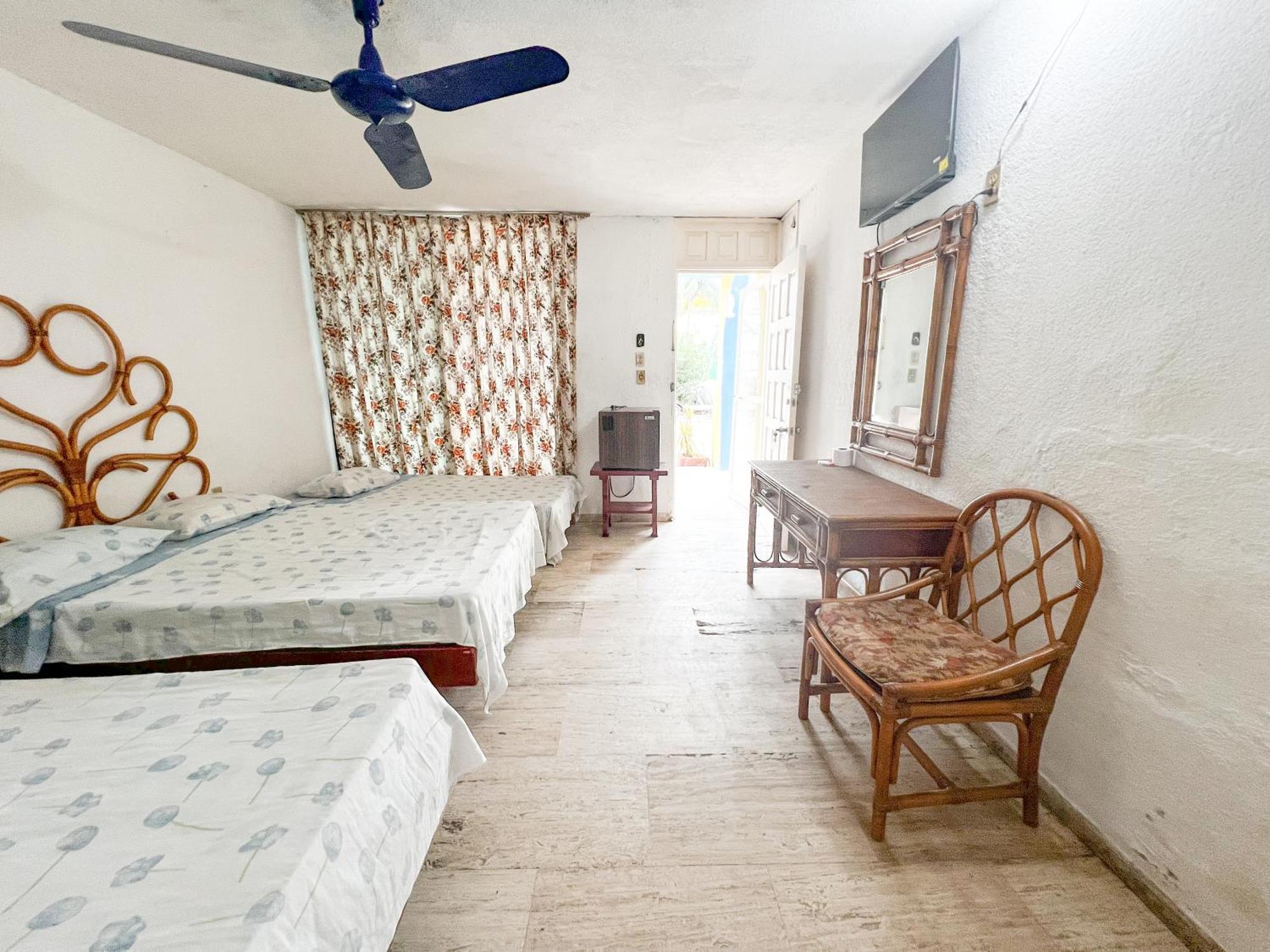 Hotel Casa De Huespedes Walton à Acapulco Extérieur photo