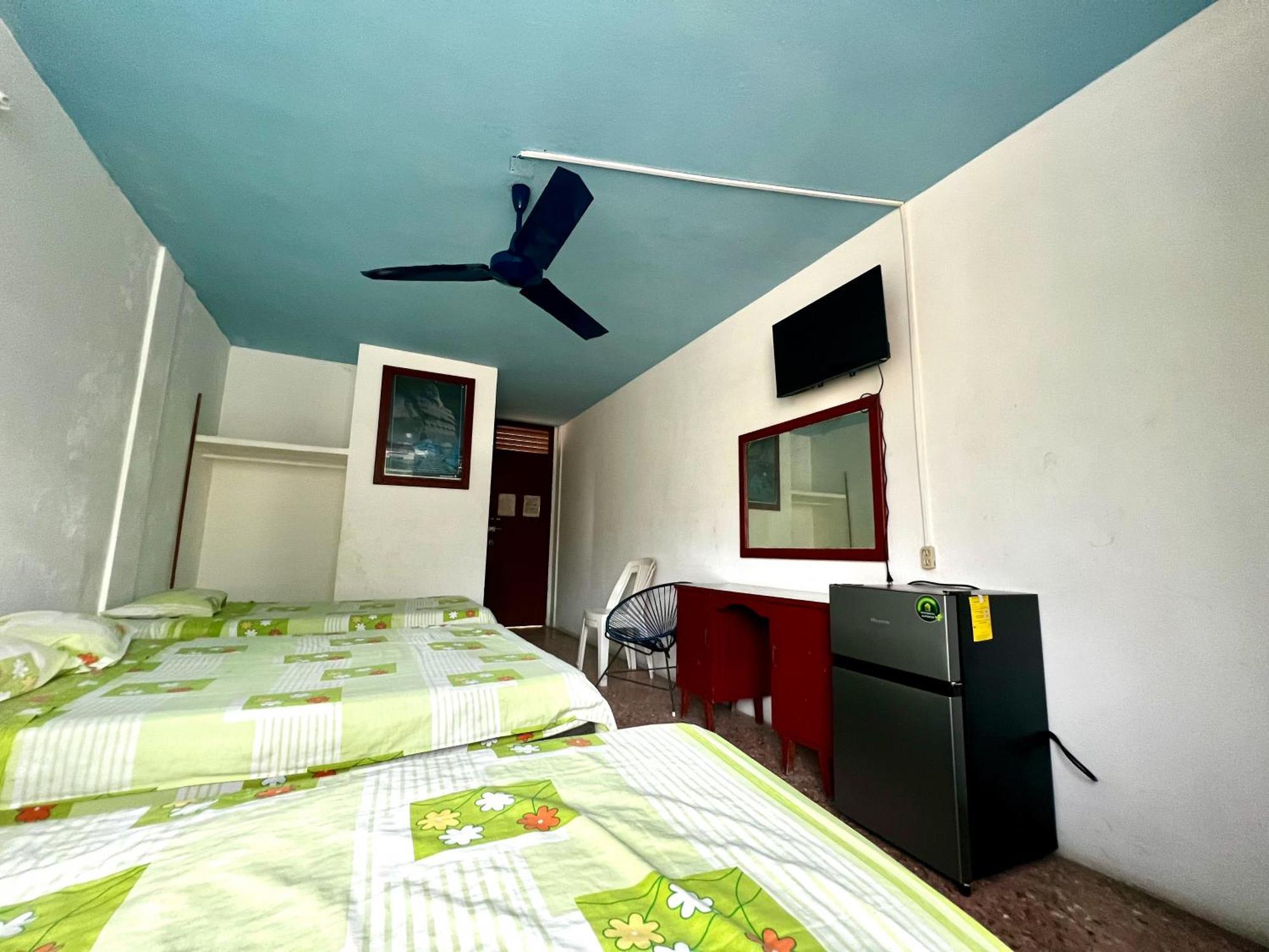 Hotel Casa De Huespedes Walton à Acapulco Extérieur photo