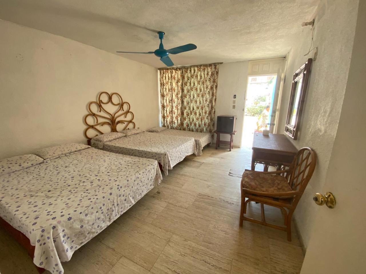 Hotel Casa De Huespedes Walton à Acapulco Extérieur photo